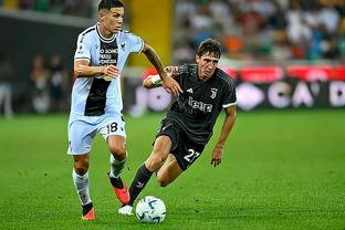 Newcastle chính thức gia hạn hợp đồng với hậu vệ 32 tuổi Fabian Schaar đến Hè 2025